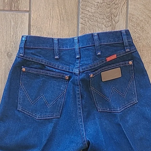 Women Vintage Wrangler Jeans 11×36 - Picture 2 of 4